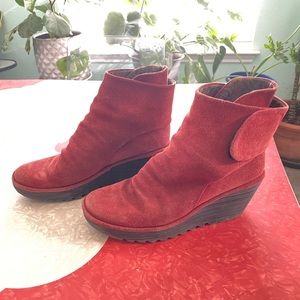 Fly London Red suede slouch boot 39